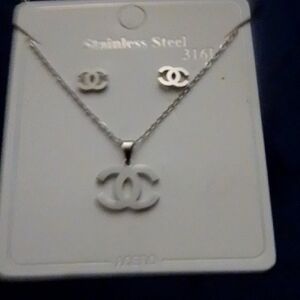 Elegant Silver Jewelry Set